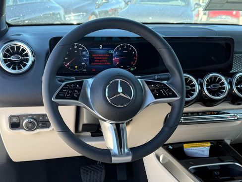 New 2025 Mercedes-Benz GLB 250 image 23