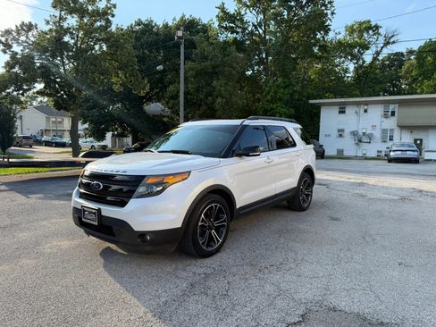 Used 2015 Ford Explorer Sport w/ Equipment Group 401A AWD/4WD image 3