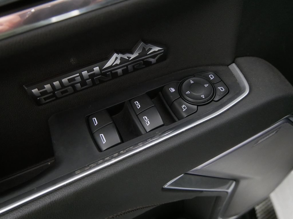 Used 2024 Chevrolet Silverado 1500 High Country w/ High Country Premium Package AWD/4WD image 16