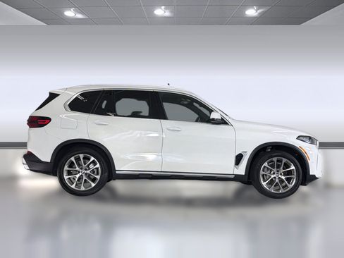 Used 2024 BMW X5 sDrive40i w/ Premium Package RWD image 8