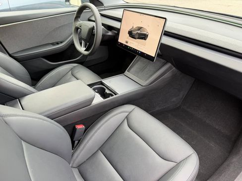 Used 2024 Tesla Model 3 Long Range RWD image 19