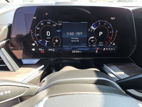 Used 2025 Chevrolet Tahoe LT AWD/4WD image 12