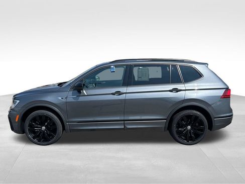 Used 2021 Volkswagen Tiguan SE R-Line AWD/4WD image 2