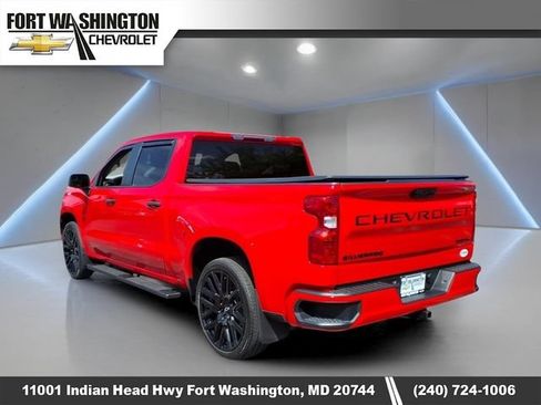 Used 2024 Chevrolet Silverado 1500 Custom w/ Dark Appearance Package AWD/4WD image 5