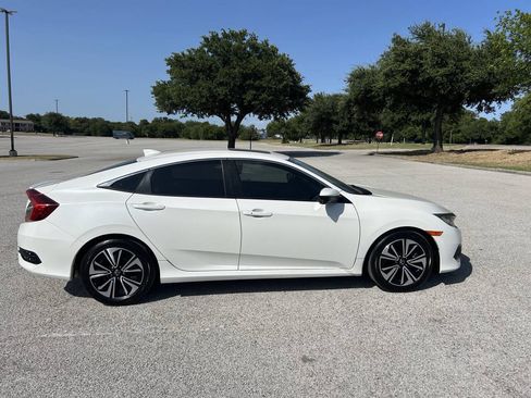 Used 2018 Honda Civic EX-T image 10
