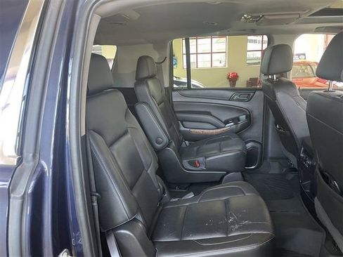 Used 2018 Chevrolet Suburban Premier image 32