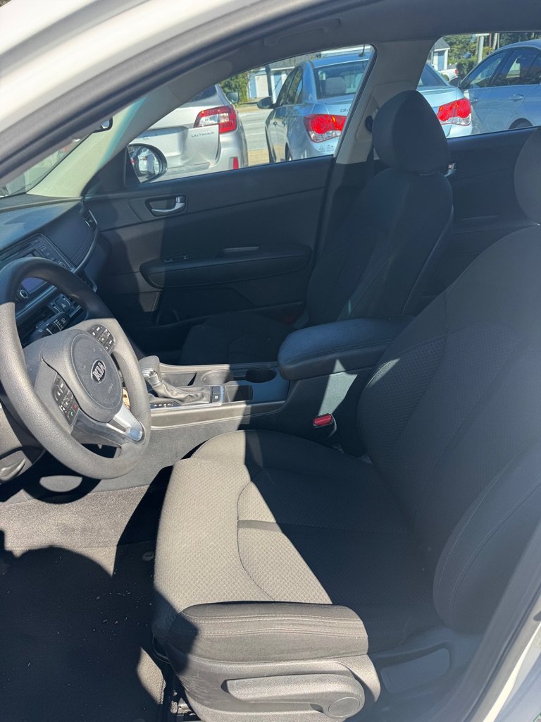 Used 2017 Kia Optima LX FWD image 6