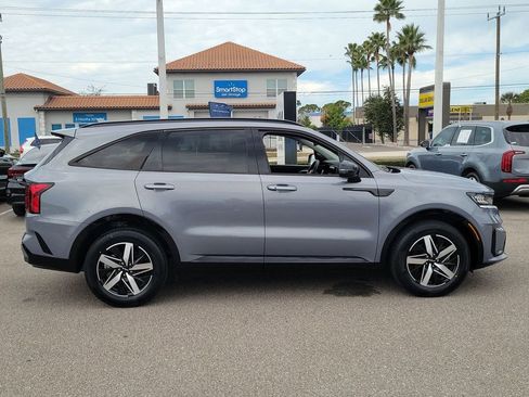 Used 2023 Kia Sorento S w/ Panoramic Sunroof Package image 4