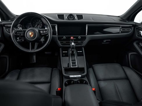 Certified 2026 Porsche Macan Turbo AWD/4WD image 22