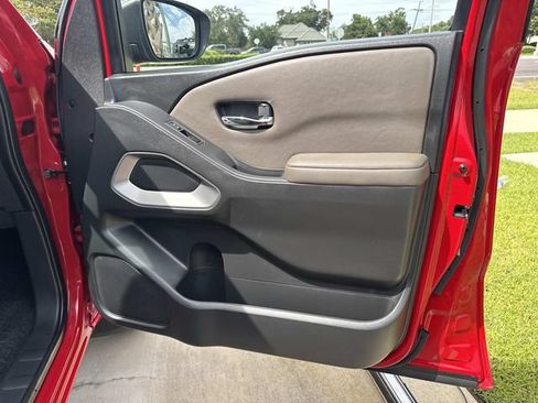 Used 2022 Nissan Frontier SV w/ Technology Package AWD/4WD image 13