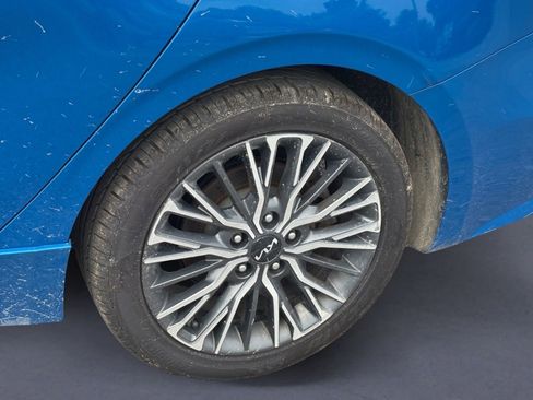 Used 2023 Kia Forte GT-Line w/ GT-Line Premium Package FWD image 5