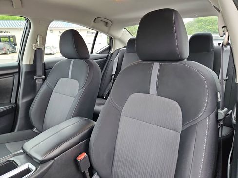 Used 2024 Nissan Sentra SV FWD image 22