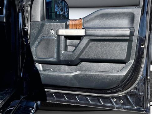 Used 2020 Ford F150 Lariat image 27