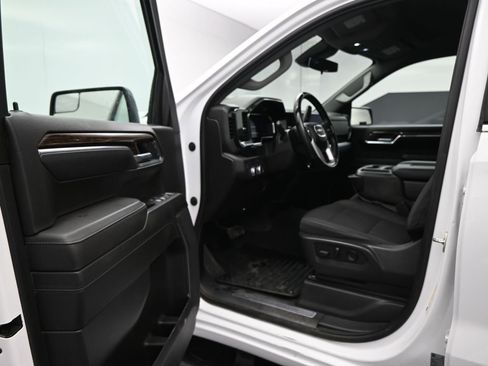 Used 2023 GMC Sierra 1500 SLE image 11