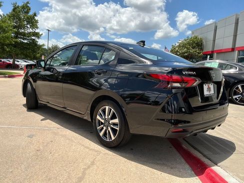 Used 2025 Nissan Versa SV FWD image 8