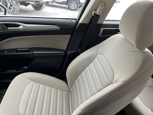 Used 2018 Ford Fusion S image 17