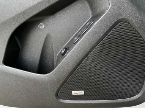 Used 2023 Chevrolet Equinox Premier image 13