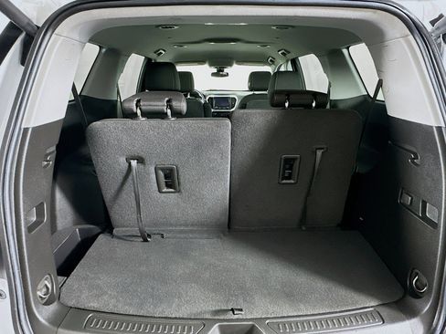 Used 2023 GMC Acadia SLE w/ Driver Convenience Package image 30