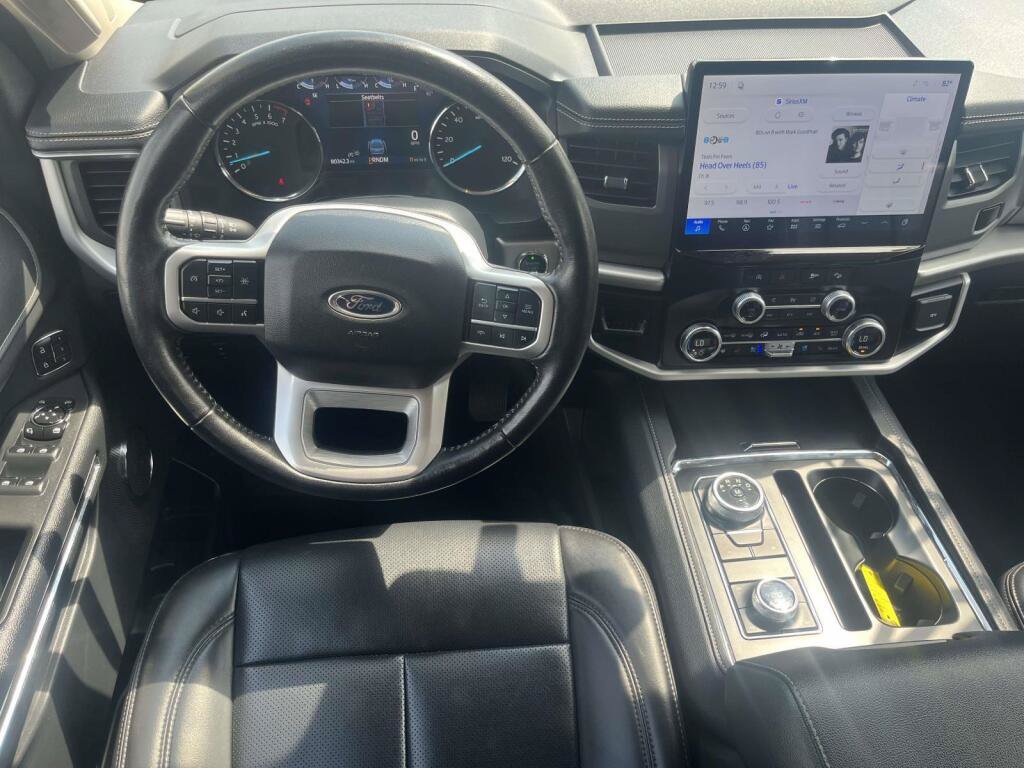 Used 2024 Ford Expedition XLT AWD/4WD image 2