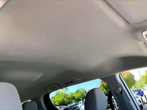 Used 2024 Toyota Sienna LE FWD image 13