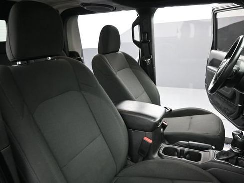 Used 2023 Jeep Gladiator Sport AWD/4WD image 23