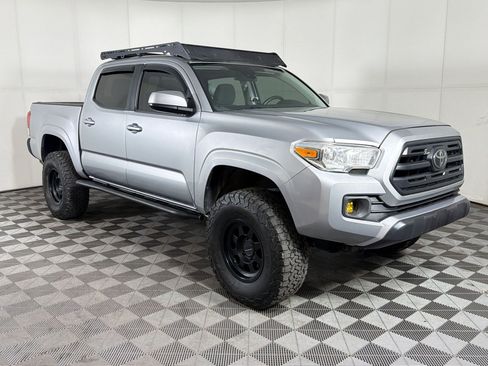 Used 2018 Toyota Tacoma SR w/ SR Convenience Package image 7