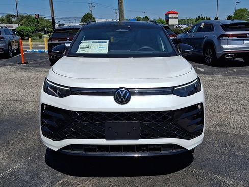 New 2026 Volkswagen Tiguan SE R-Line AWD/4WD image 2