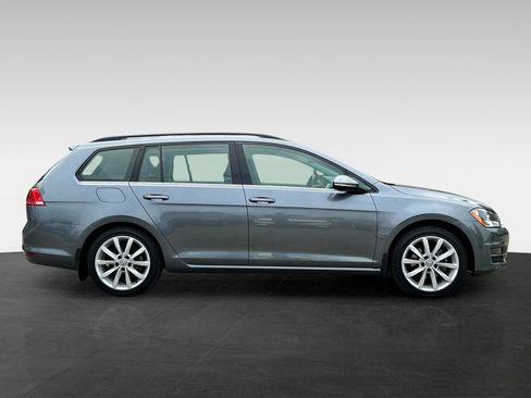 Used 2017 Volkswagen Golf S FWD image 8