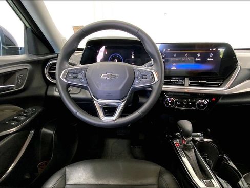 Used 2024 Chevrolet Trax ACTIV w/ Driver Confidence Package FWD image 4