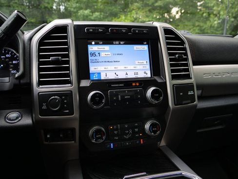 Used 2019 Ford F250 Platinum w/ Platinum Ultimate Package AWD/4WD image 47