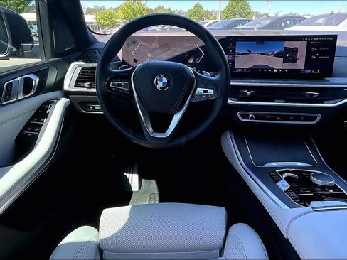 Used 2025 BMW X5 xDrive40i w/ Premium Package AWD/4WD image 5