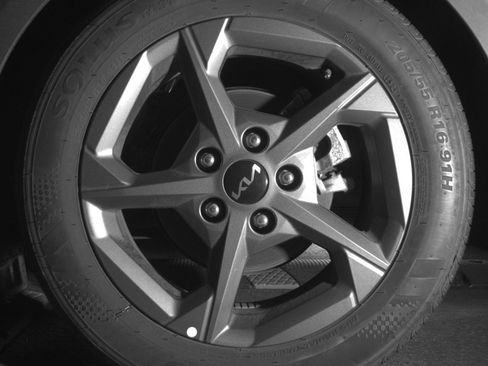 Used 2025 Kia K4 FWD image 14