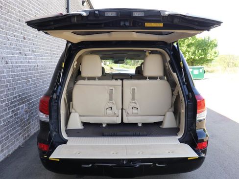Used 2014 Lexus LX 570 4WD image 41