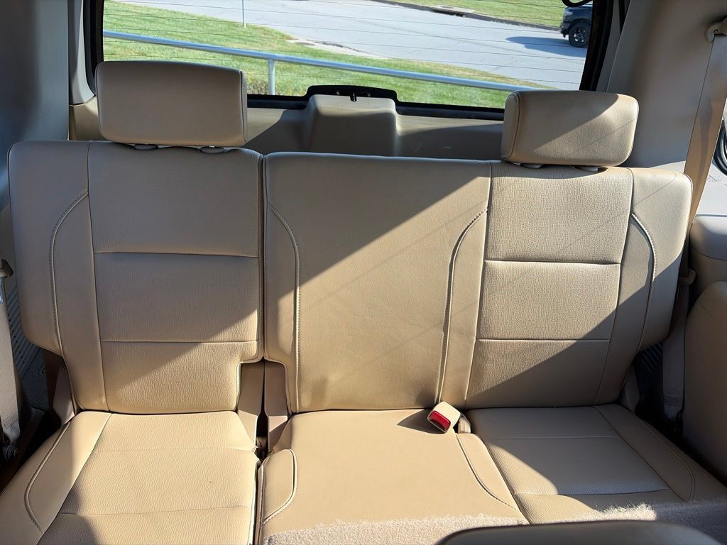 Used 2015 Nissan Armada Platinum AWD/4WD image 37