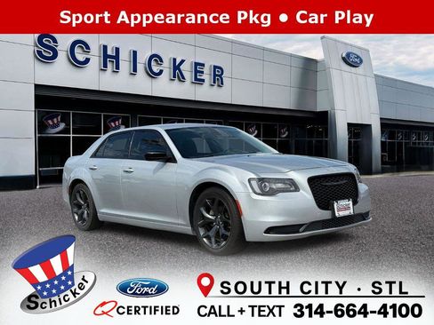 Used 2021 Chrysler 300 Touring w/ Sport Appearance Package image 1