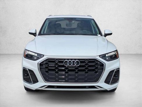 Used 2023 Audi Q5 2.0T Premium Plus w/ Premium Plus Package AWD/4WD image 2