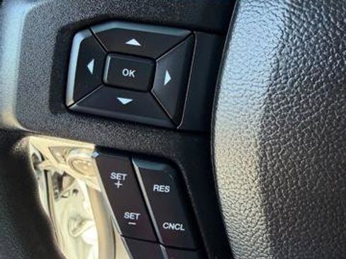 Used 2017 Ford F150 XLT image 16