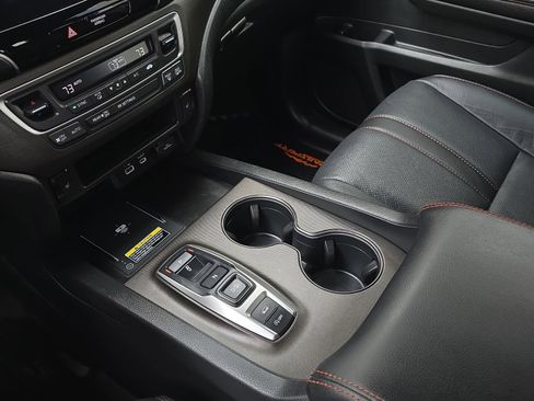 Used 2025 Honda Passport TrailSport image 27