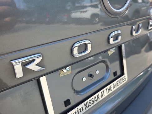 Used 2023 Nissan Rogue S FWD image 32