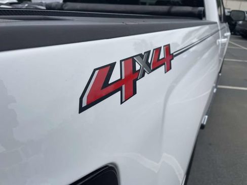 Used 2018 Chevrolet Silverado 1500 LT w/ All Star Edition AWD/4WD image 9