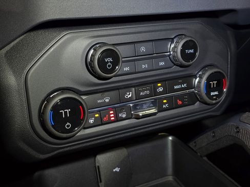 New 2025 Ford Bronco Badlands image 22