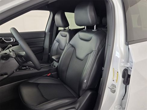 New 2026 Jeep Compass Latitude image 7