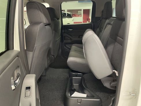 New 2026 Nissan Frontier SV w/ Tow Package image 8