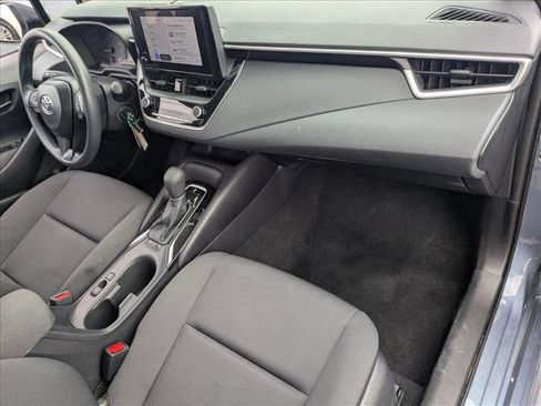 Used 2025 Toyota Corolla LE image 19