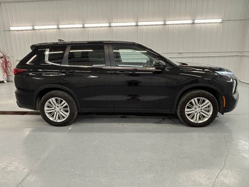 Used 2024 Mitsubishi Outlander ES AWD/4WD image 8