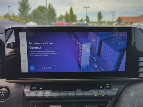 Used 2025 Toyota Camry XLE FWD image 15