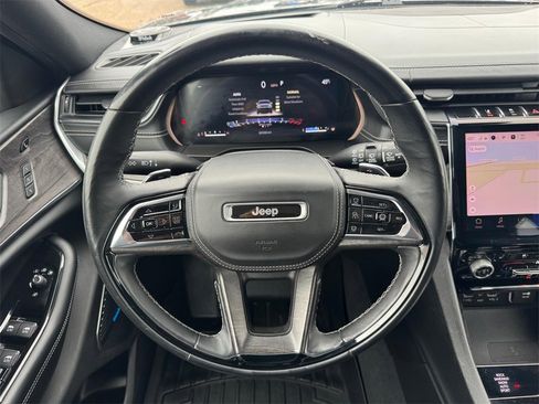 Used 2022 Jeep Grand Cherokee L Overland w/ Advanced Protech Group III image 16