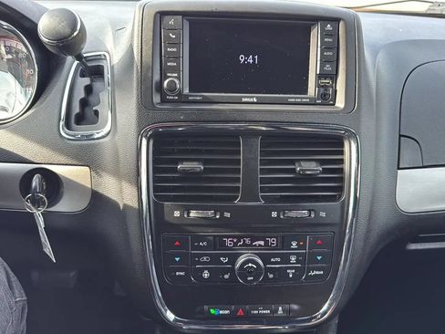 Used 2020 Dodge Grand Caravan GT FWD image 17