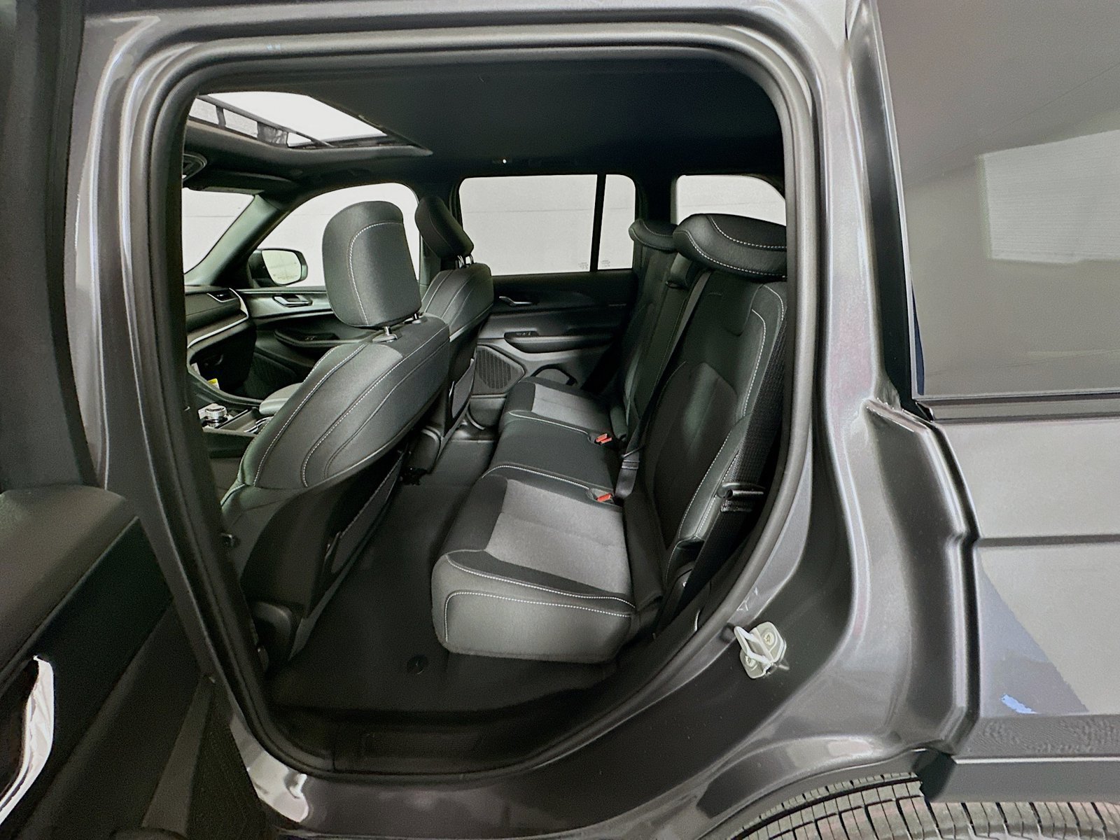 New 2026 Jeep Grand Cherokee Laredo X AWD/4WD image 25