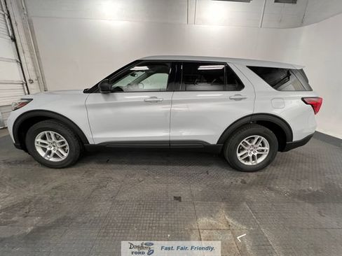 New 2026 Ford Explorer Active RWD image 7